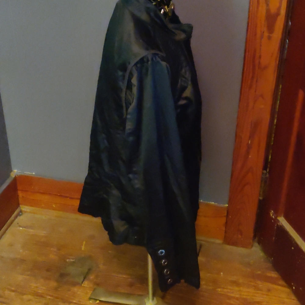 Jacket - Picture 2 of 4